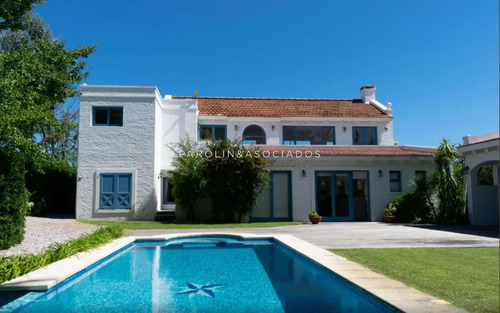Hermosa Casa En Venta De 5 Dormitorios En Solanas, Punta Del Este.