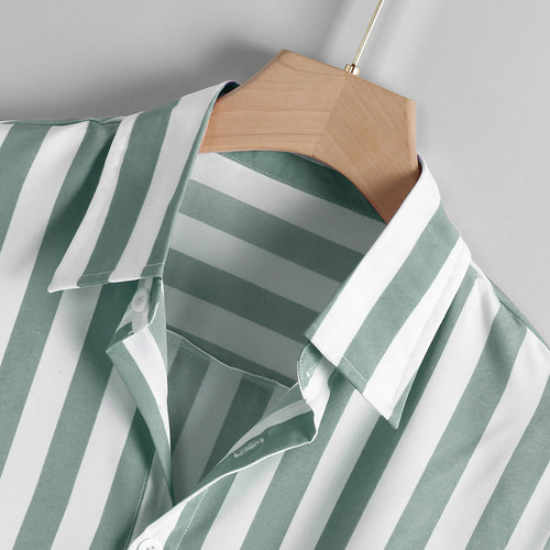 Manga Larga Con Cuello En V Y Botones Con Estampado De Rayas