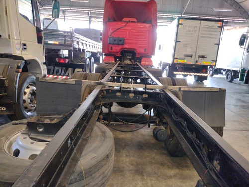 Imagem 4 de 11 de Mercedes Atego 2425