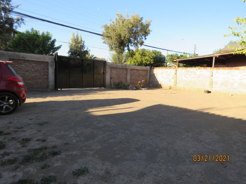 Casa Con Terreno De 330 M2,en Sector Residencial