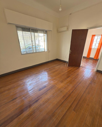 Oportunidad Para Inversión O Vivienda/casa Ph/dos Dormitorios/sayago