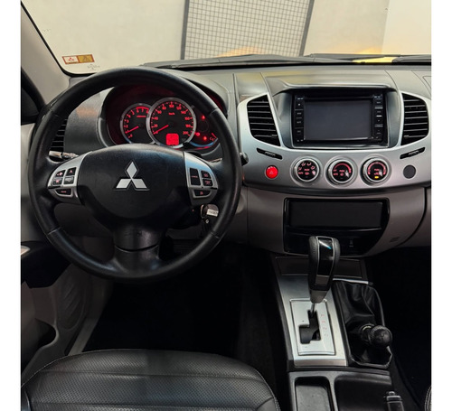 Mitsubishi L200 Triton 3.5 HPE 4X4 CD V6 24V FLEX 4P AUTOMÁTICO