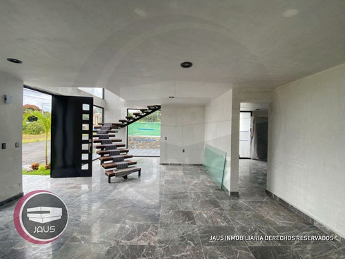 Imagen 3 de 17 de Venta De Casa En Lomas De Cocoyoc