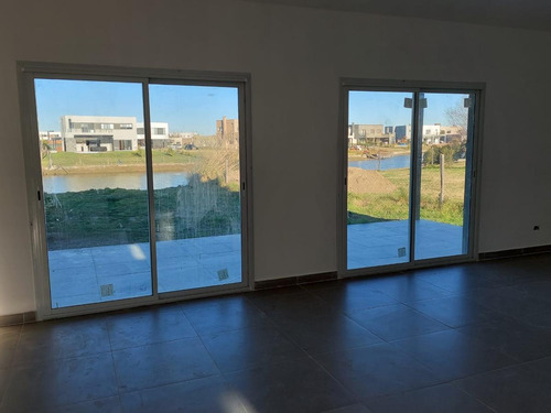 Imagen 18 de 25 de Casa Al Lago En Venta En El Canton!