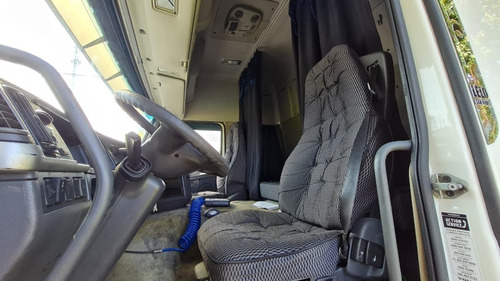 Imagem 4 de 13 de Volvo Fm 370 Teto Alto 2012 4x2 Automático