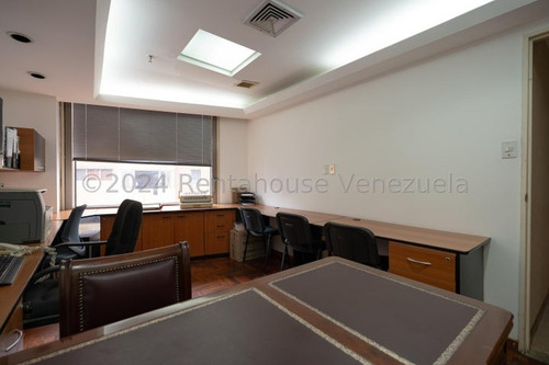 Oficina En Venta En Torre Provicial Chacao 147mt2 2 Baños