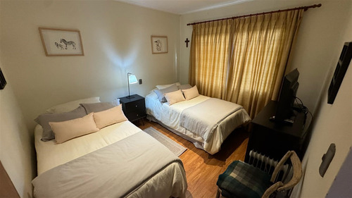 Impecable En Venta De 5 Dorm. En Curicó