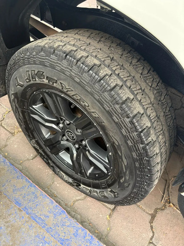 Toyota Hilux 2.7 Cabina Doble Sr Mt