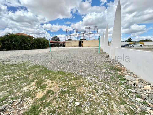 Club Totalmente Activo En Venta En Zona Norte De Barquisimeto Parroquia Tamaca, Lara Rc