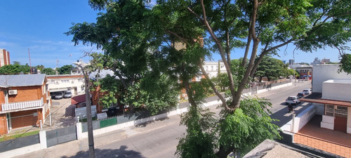 Venta Casa 2 Dormitorios En La Blanqueada Monte Caseros Y Luis A. De Herrera Con 70 M2 De Terraza-azotea