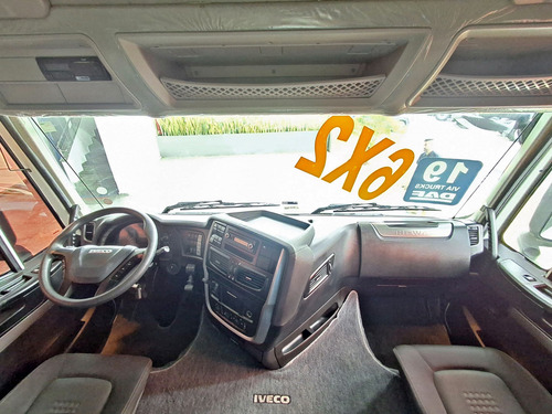 Caminhão Iveco Stralis 600s44t 6x2 2018/2019
