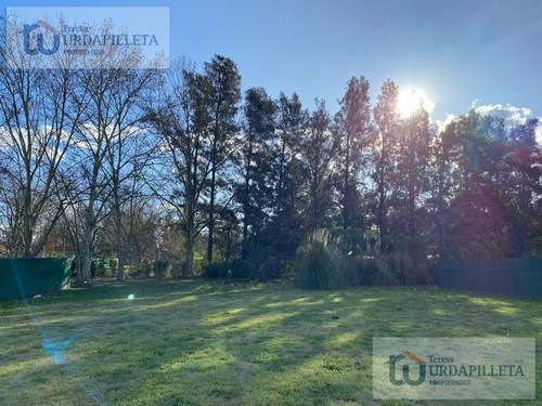 Lote En Venta Con Buena Orientación En La Calesa- Pilara-urdapilleta Propiedades