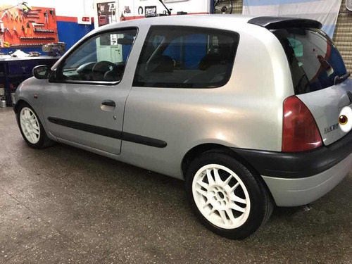 Renault Clio 1.6 Sport 2001