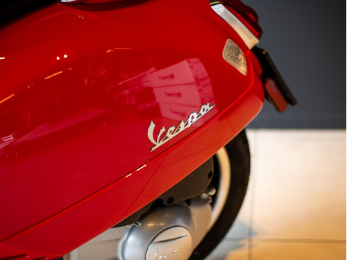 Imagen 25 de 25 de Vespa Gts 300 Super Roja Reserva Ya