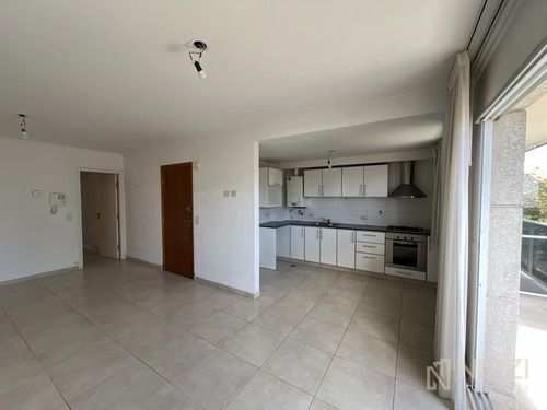 Semipiso 3 Ambientes Con Cochera En Neptuno La Perla - Ref: 544