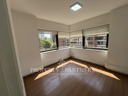Estupenda Oficina En El Golf. Venta. 200 M2