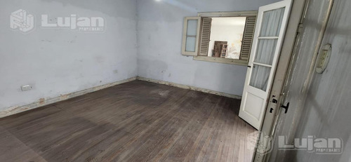 Imagen 6 de 15 de Casa 4 Amb Mataderos Con Patio Y Terraza