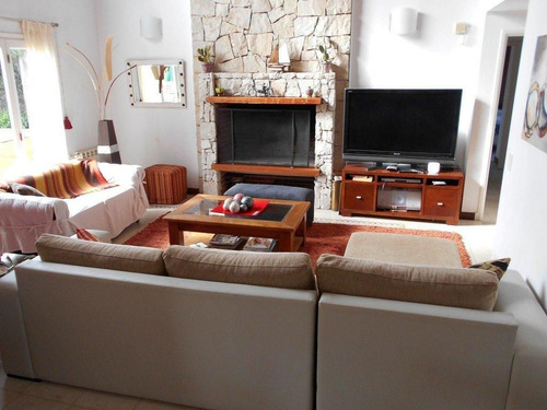 Alq X Temp: Chalet En Dos Plantas De 4 Dorm, Doble Garage, D