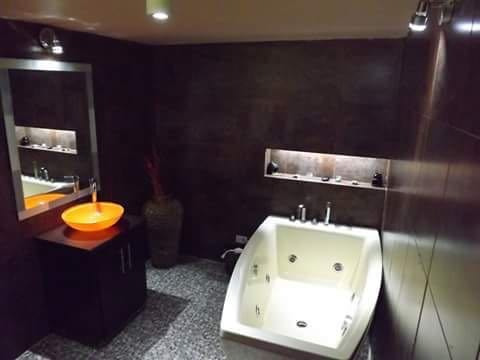 Imagen 14 de 25 de Venta - Alquiler Chalet Excelente Pueblo Tapao
