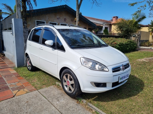 Imagem 2 de 8 de Fiat Idea 2014 1.4 Attractive Flex 5p
