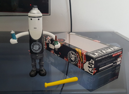 Combo Figura De Accion Niño Ratta Y Lataman Oficiales Negas