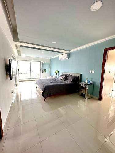 Penthouse De 3 Niveles En Ensanche Paraíso