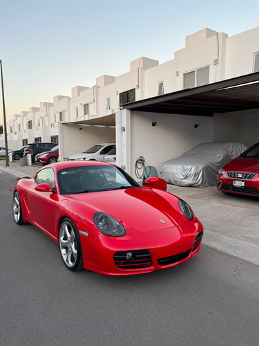 Porsche Cayman Coupé At