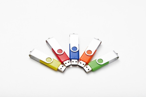 Paquete De 5 Unidades Flash Usb 2.0 De 4 Gb En 5 Colores Ale