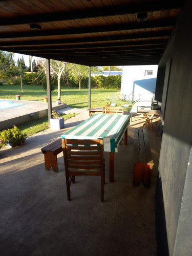 Casa En Venta - 2 Dormitorios 1 Baño - Cochera - 2.008mts2 - Castelli