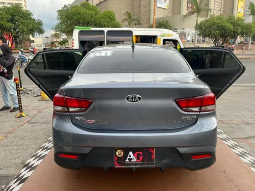 Kia Rio Emotion 1.4 Mt