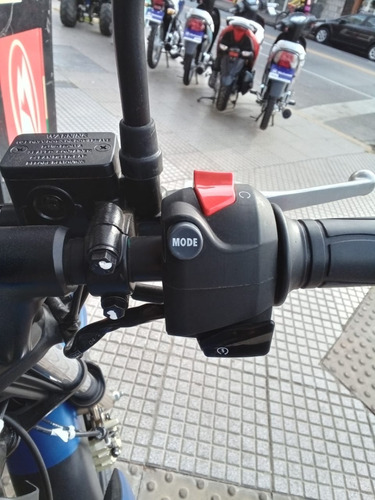 Imagen 6 de 22 de Moto Tvs Rtr 200 Fi Abs New Model Retira Cn Defensas De Regl
