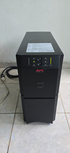 Apc Smart-ups Sua2200, 120v/2200va/1980w Negro (Usado)