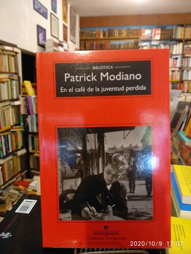 En El Café De La Juventud Perdida - Patrick Modiano