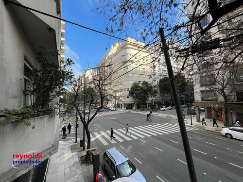 ¡venta Piso Con Balcón Y Patio, 2 Dormitorios Y Dependencia!