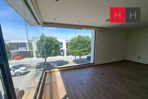 Casa En Venta En Zona Lomas De Angelópolis