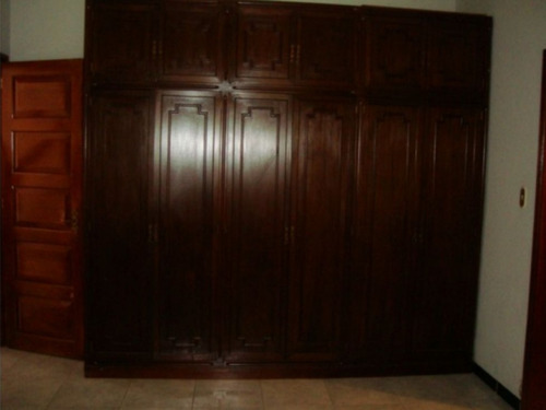 Tu Próximo Hogar Te Espera En Santa Mónica! Descubre Esta Espaciosa Casa De 500 M² Donde La Comodidad Y La Amplitud Se Fusionan. Ideal Para Crear Momentos Inolvidables. (cliente Directo) Fed