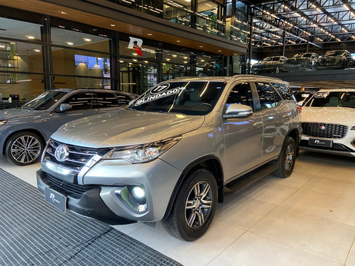 Toyota Hilux SW4 2.7 SR 7 LUGARES 4X2 16V FLEX 4P AUTOMÁTICO
