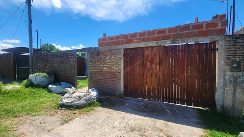 Lote Con Construcción  Calle 614 E/ 5 Y 6