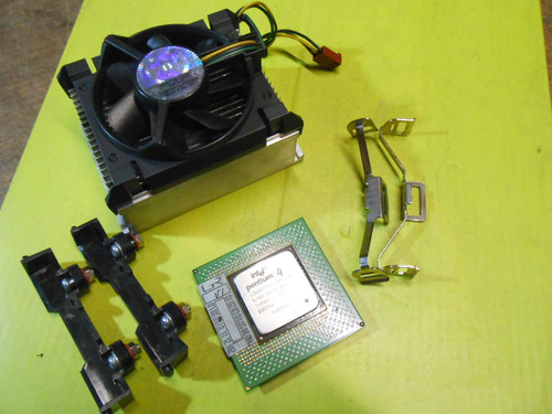 Micro Procesador Intel Pentium 4 1.3 Ghz Socket 423 - Retro (Usado)