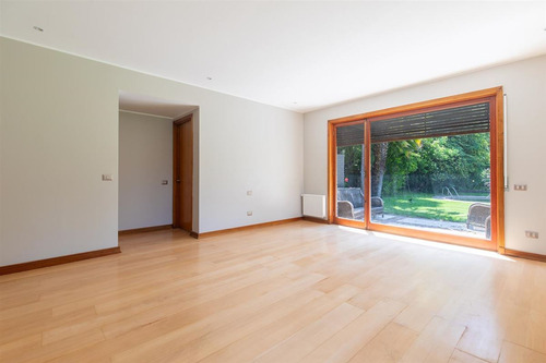 Casa En Arriendo De 4 Dorm. En Vitacura