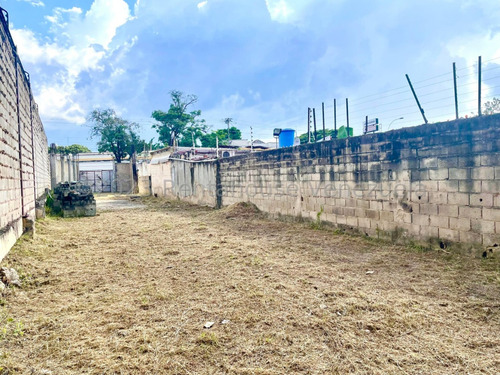 Terreno En Venta En San Agustin Maracay Aragua 24-9406 Ecir