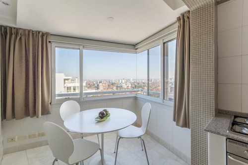 Imagen 4 de 23 de Excelente Triplex Pisos 17,18 Y 19 Con Terraza Propia, Vistas A La Ciudad Y Al Rio.