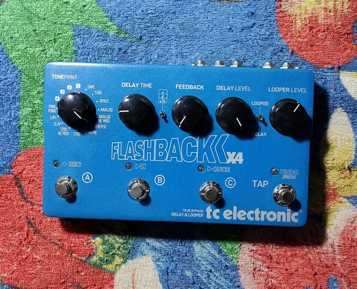 Tc Electronic Flashback X4 Delay & Looper - Willaudio