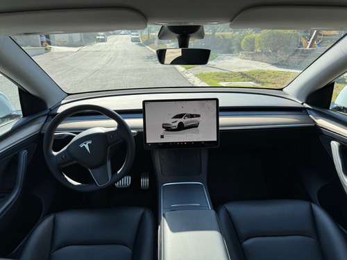 Tesla Model Y Performance Impecable