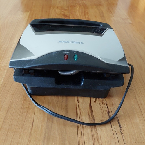 Sandwichera Eléctrica Black And Decker Panini (Usado)