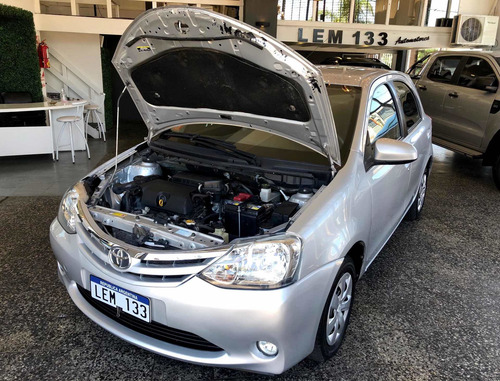 Toyota Etios 1.5 Nafta Xs 5ptas Excelente , Anticipo $