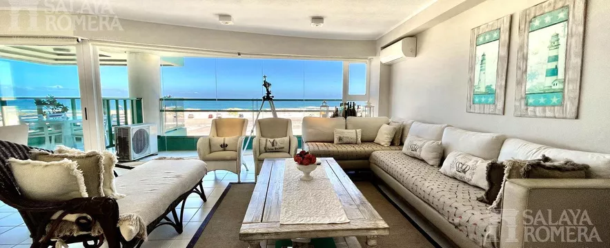 Venta Edificio Martinique 3 Dormitorios en Suite y  Servicio Frente al mar - Península - Punta del Este - Maldonado