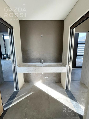 Imagen 7 de 10 de Moderna Propiedad Con Piscina En Barrio Privado San Felipe, Canning