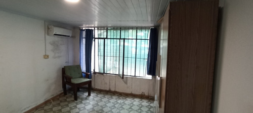 Dueño Vende Casa Y Local (posible Apartamento) En El Paso Molino A Una Cuadra Del Prado. Ideal Para Invertir.