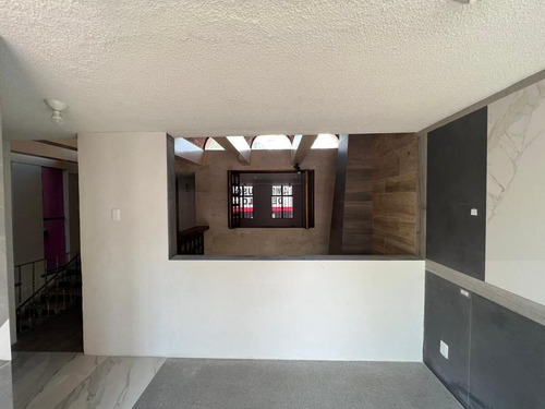 Casa Con Uso De Suelo Comercial De 290m2 En División Del Norte